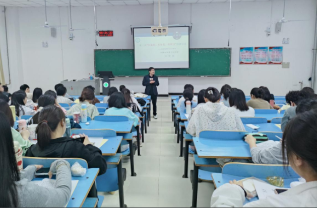 一线教师一起开展教育规划与施行在实践中协同提高教师的专业素养 一线教师一起开展教育规划与施行在实践中协同提高教师的专业素养