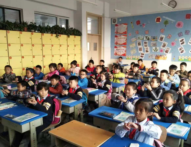 学校试点覆盖学生引导教育回归育人本源促进学生全面发展成才