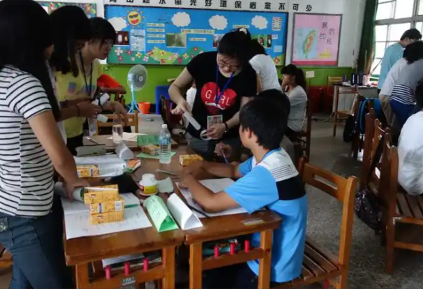 重视学生动态经常把目光聚焦在这些躲在“孤独城堡”里的孩子 重视学生动态经常把目光聚焦在这些躲在“孤独城堡”里的孩子